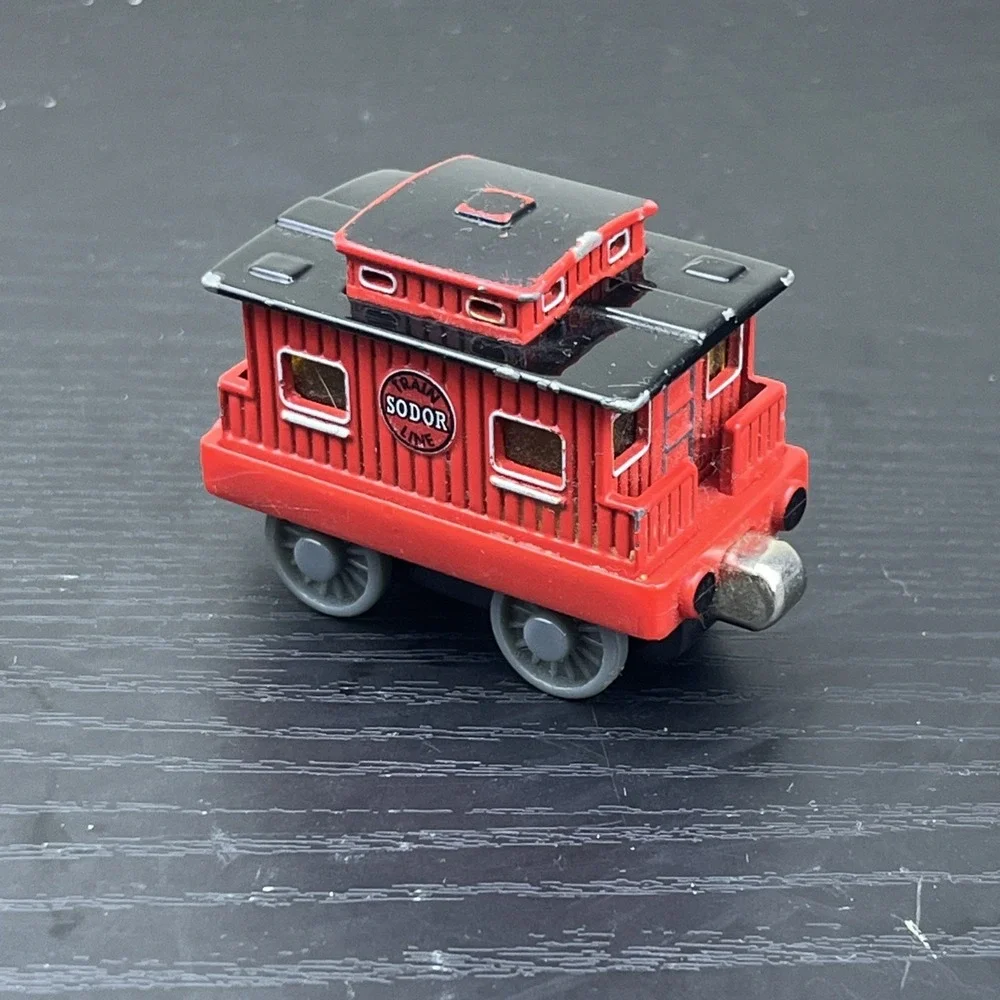 Thomas & Friends Sodor Line Caboose Take-n-Play 2010 Die-Cast Train Car